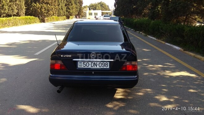 Mercedes E 200 1994, 245,000 km - 2.0 l - Sumqayıt