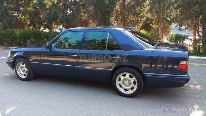 Mercedes E 200 1994, 245,000 km - 2.0 l - Sumqayıt