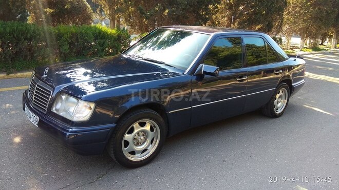 Mercedes E 200 1994, 245,000 km - 2.0 l - Sumqayıt