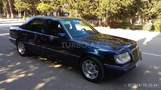Mercedes E 200 1994, 245,000 km - 2.0 l - Sumqayıt