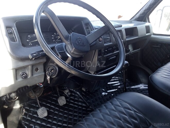GAZ 330202-740 1999, 200,000 km - 2.4 l - Qusar