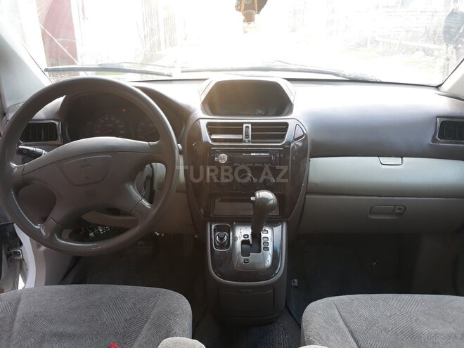 Mitsubishi Chariot 2000, 271,654 km - 2.4 l - Bakı