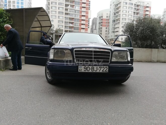 Mercedes E 220 1995, 498,157 km - 2.0 l - Bakı