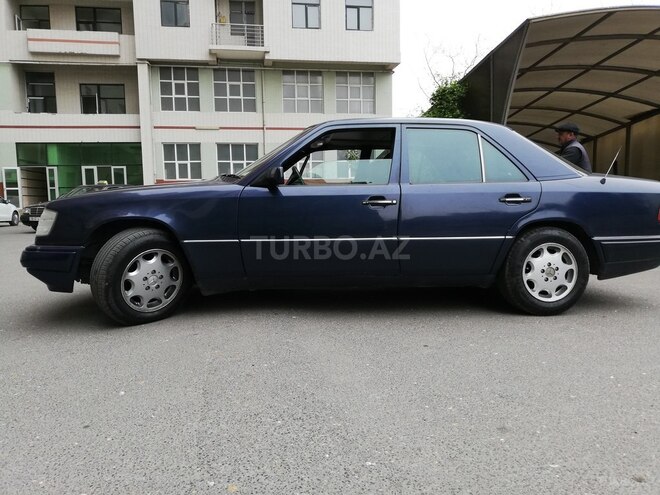 Mercedes E 220 1995, 498,157 km - 2.0 l - Bakı