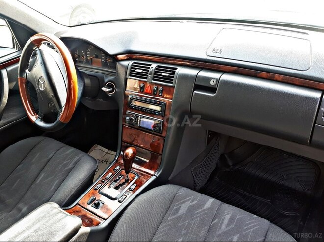 Mercedes E 270 2000, 356,000 km - 2.7 l - Bakı