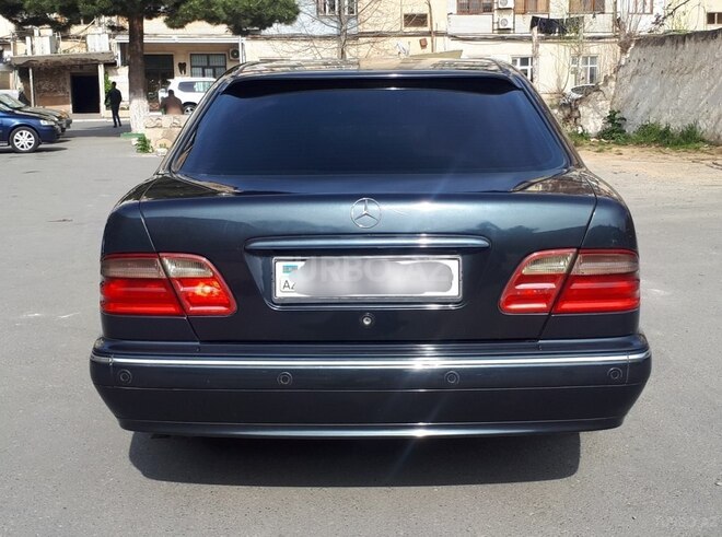 Mercedes E 270 2000, 356,000 km - 2.7 l - Bakı