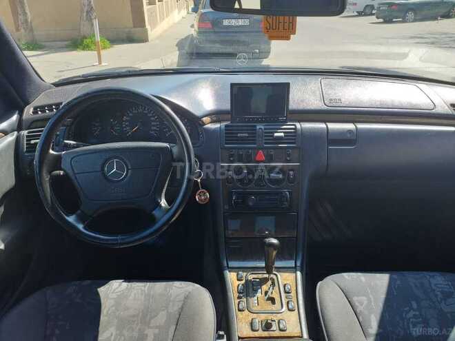 Mercedes E 240 1999, 542,786 km - 2.4 l - Bakı