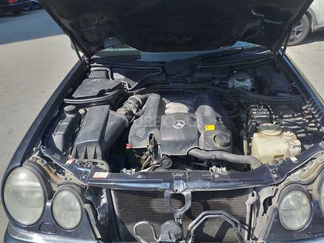 Mercedes E 240 1999, 542,786 km - 2.4 l - Bakı