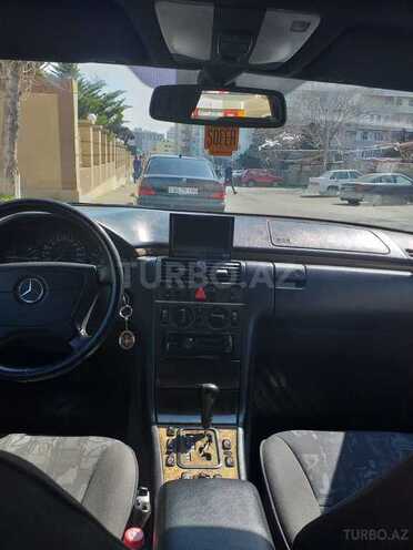 Mercedes E 240 1999, 542,786 km - 2.4 l - Bakı