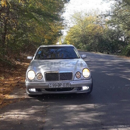 Mercedes E 220 1998, 220,000 km - 2.2 л - Qazax