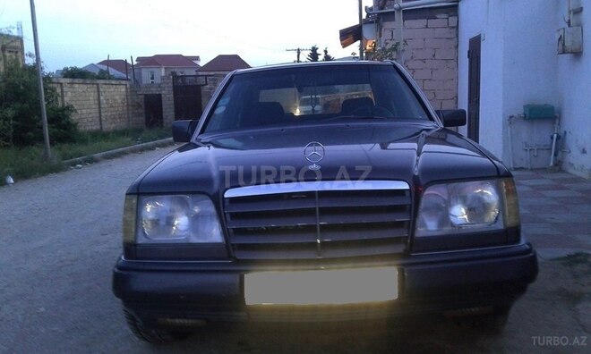 Mercedes E 220 1995, 320,000 km - 2.2 l - Bakı