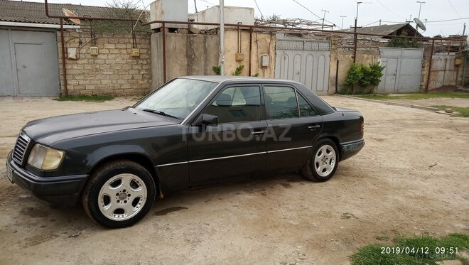 Mercedes E 300 1995, 483,704 km - 2.9 l - Bakı