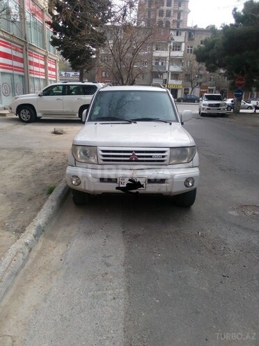 Mitsubishi Pajero io 1999, 285,000 km - 1.8 л - Bakı