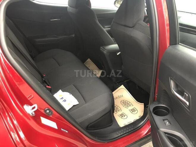 Toyota C-HR 2018, 18,888 km - 2.0 l - Bakı