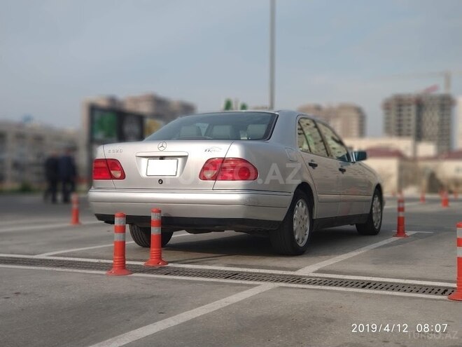 Mercedes E 320 1999, 206,000 km - 3.2 l - Bakı