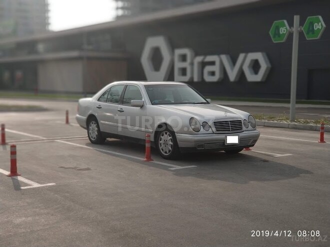 Mercedes E 320 1999, 206,000 km - 3.2 l - Bakı