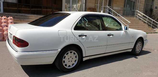 Mercedes E 240 1998, 352,000 km - 2.4 l - Bakı