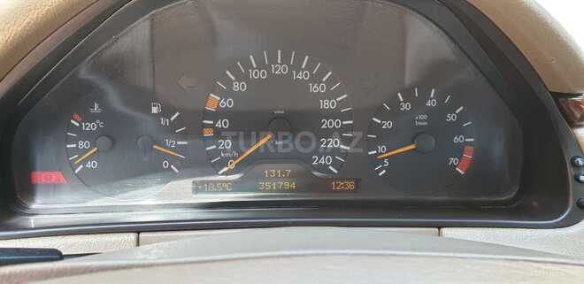 Mercedes E 240 1998, 352,000 km - 2.4 l - Bakı