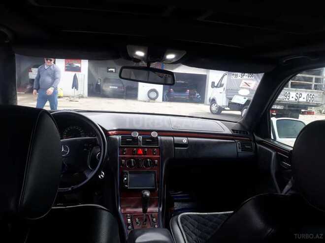 Mercedes E 220 2000, 999,999 km - 2.2 l - Bakı