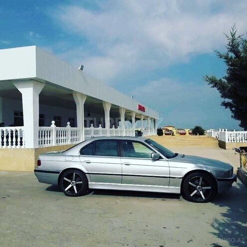 BMW 735 2001, 214,171 km - 3.5 l - Bakı