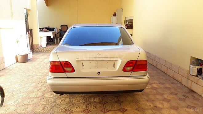 Mercedes E 200 1998, 289,000 km - 2.0 l - Gəncə