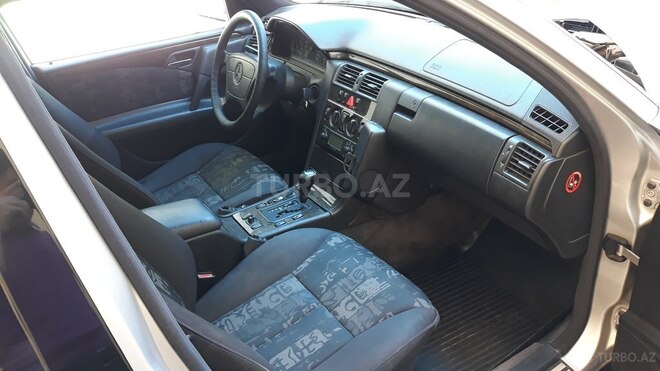 Mercedes E 200 1998, 289,000 km - 2.0 l - Gəncə