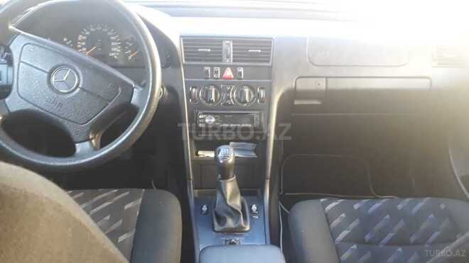 Mercedes C 200 2000, 295,000 km - 2.0 l - Şəki