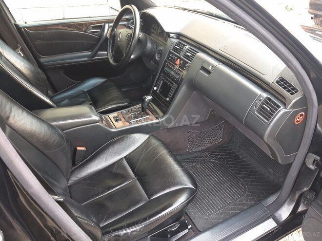 Mercedes E 320 2001, 223,500 km - 3.2 l - Gəncə