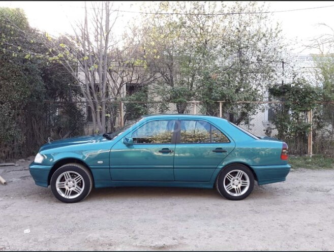 Mercedes C 180 1997, 290,000 km - 0.2 l - Gəncə