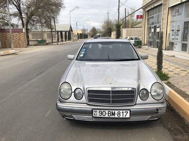 Mercedes E 240 1999, 260,000 km - 2.4 l - Ağcabədi