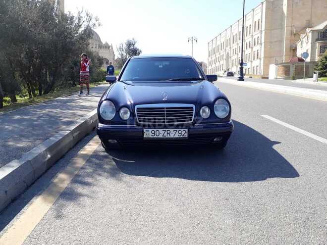 Mercedes E 220 1998, 438,063 km - 2.2 l - Bakı
