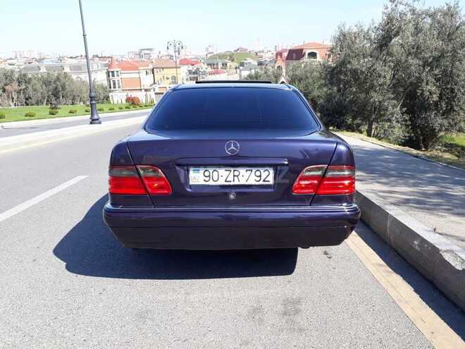 Mercedes E 220 1998, 438,063 km - 2.2 l - Bakı