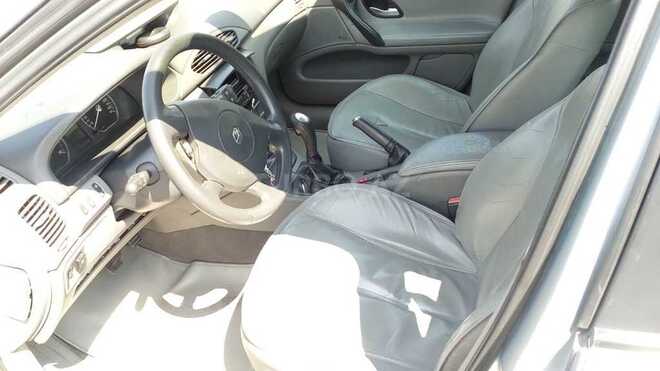 Renault Laguna 2002, 245,000 km - 1.8 l - Bakı