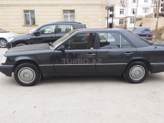 Mercedes E 220 1994, 461,500 km - 2.2 l - Bakı