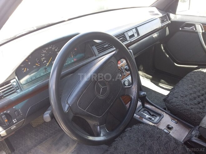 Mercedes E 220 1994, 461,500 km - 2.2 l - Bakı