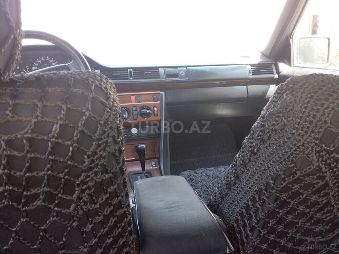 Mercedes E 220 1994, 461,500 km - 2.2 l - Bakı