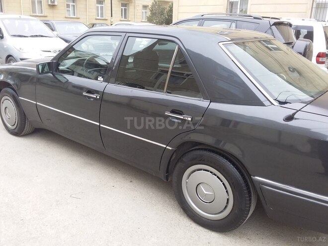 Mercedes E 220 1994, 461,500 km - 2.2 l - Bakı