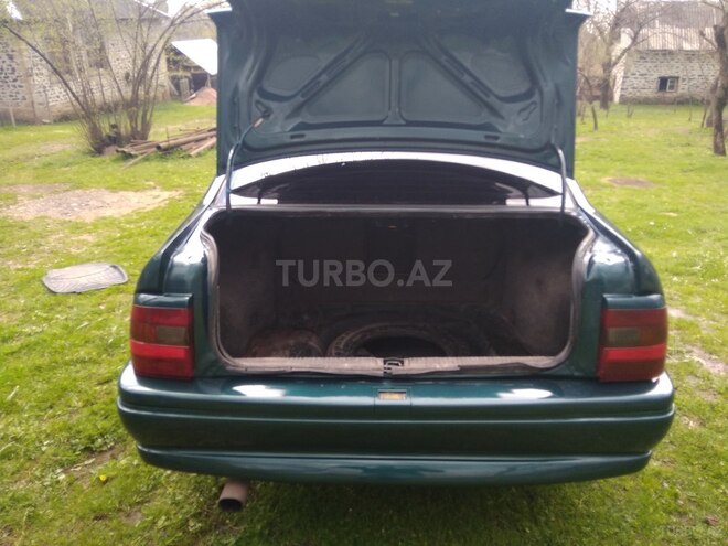 Opel Vectra 1995, 367,000 km - 1.6 l - Zaqatala