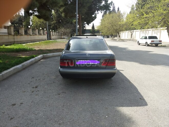 Mercedes E 230 1997, 288,000 km - 2.3 l - Gəncə