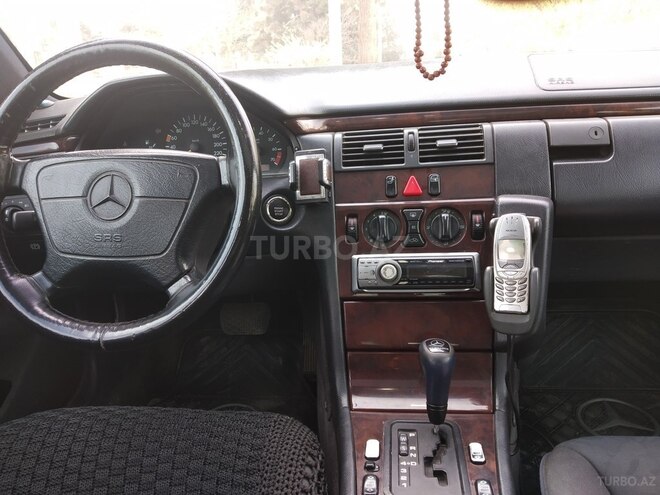 Mercedes E 230 1997, 288,000 km - 2.3 l - Gəncə