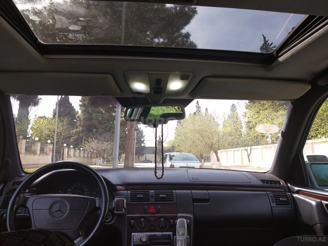 Mercedes E 230 1997, 288,000 km - 2.3 l - Gəncə