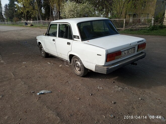 LADA (VAZ) 2107 2003, 172,000 km - 1.6 l - Qax