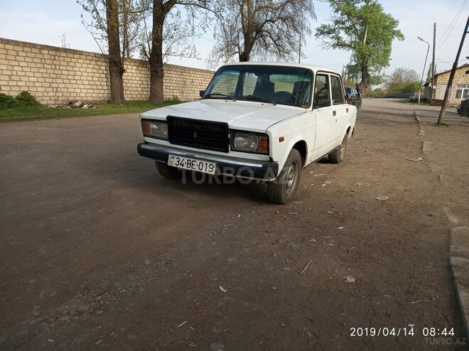 LADA (VAZ) 2107 2003, 172,000 km - 1.6 l - Qax
