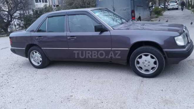 Mercedes E 300 1993, 284,755 km - 3.0 l - Bakı