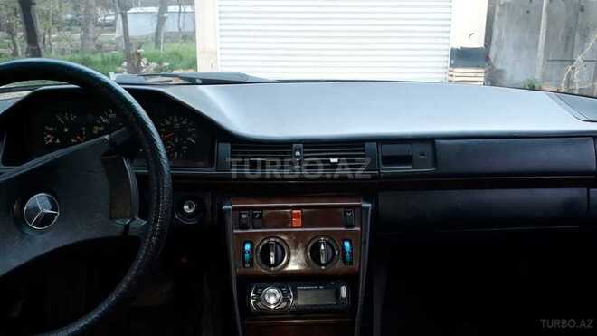 Mercedes E 300 1993, 284,755 km - 3.0 l - Bakı