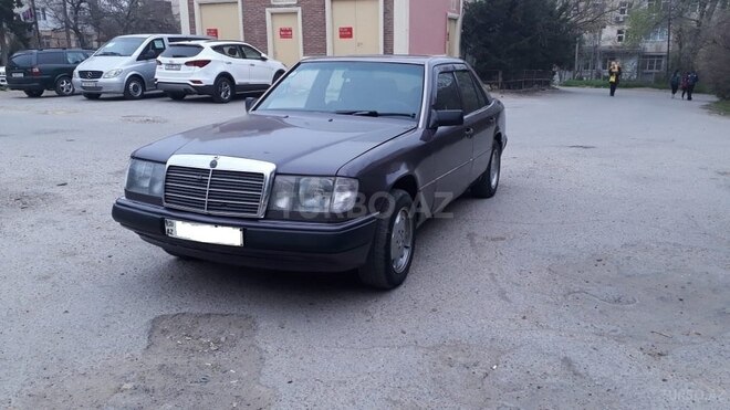 Mercedes E 300 1993, 284,755 km - 3.0 l - Bakı