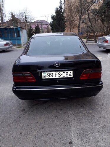 Mercedes E 220 2000, 449,000 km - 2.2 л - Bakı