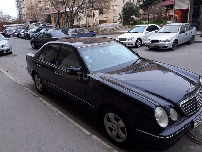 Mercedes E 220 2000, 449,000 km - 2.2 л - Bakı