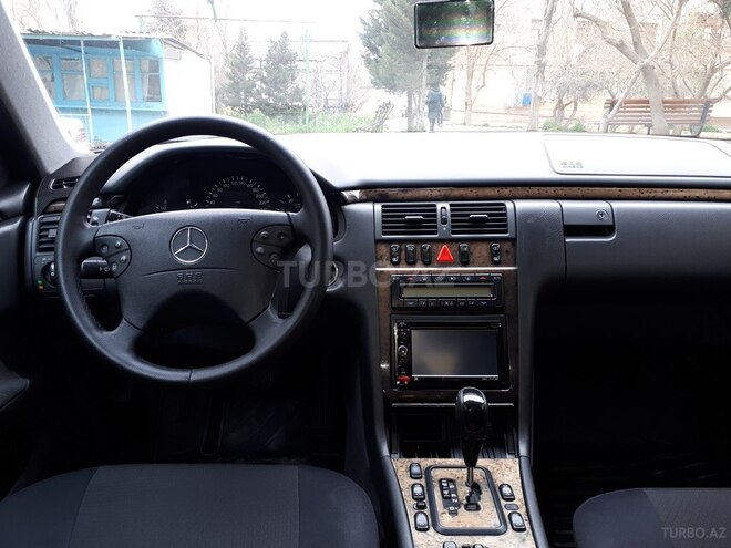 Mercedes E 220 2000, 449,000 km - 2.2 л - Bakı