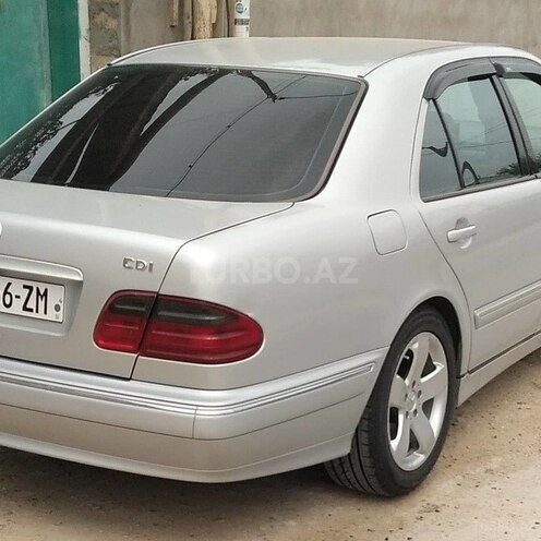 Mercedes E 270 2001, 240,000 km - 2.7 l - Bakı